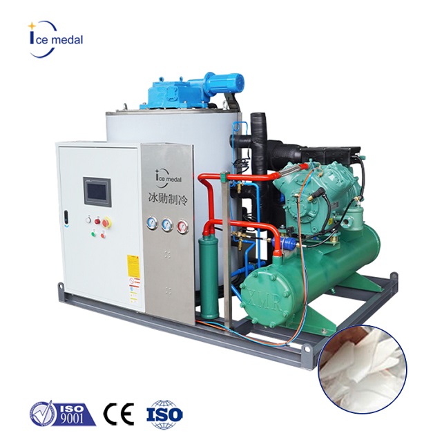 آلة تصنيع شرائح الثلج الصناعية بقدرة 5 طن من Icemedal مع تبريد الماء / تبريد الهواء