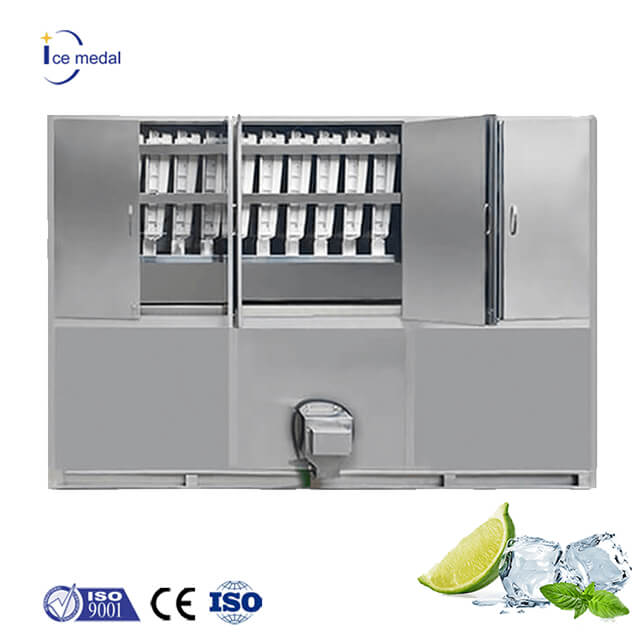 يتم استخدام آلة تصنيع مكعبات الثلج Icemedal للاستخدام اليومي للثلج في المشروبات أو المطاعم