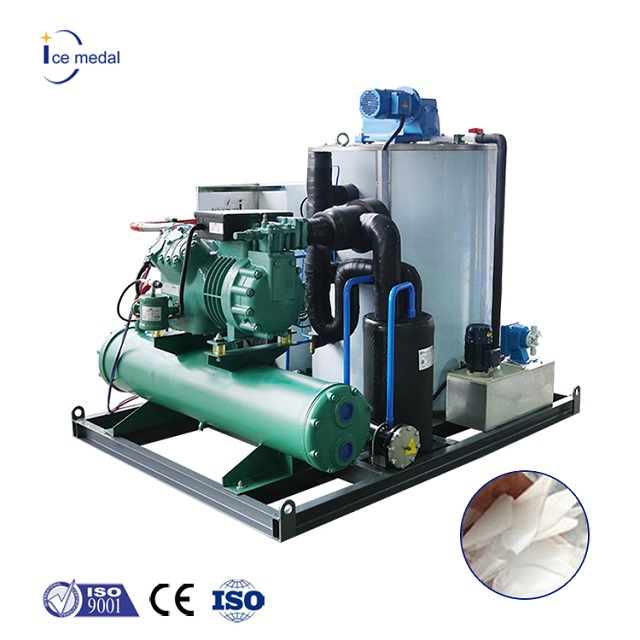 آلة تصنيع شرائح الثلج الصناعية بقدرة 5 طن من Icemedal مع تبريد الماء / تبريد الهواء